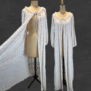 VINTAGE Montgomery Ward cottage floral Peignoir soft‎ fleece dressing gown lace